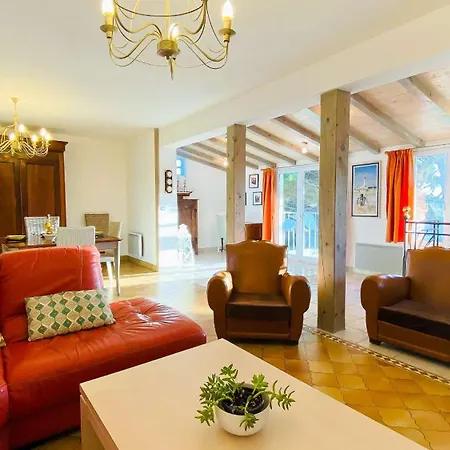 à Proximité De La Villa